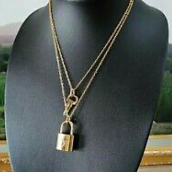 - Louis Vuitton authentic Padlock and Key locks on a necklace! (COMES W/… - Picture 5 of 6